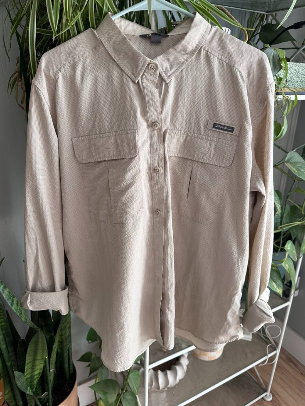 Eddie Bauer Women's XL Performance Ventilated Hiking Shirt Beige Button Down